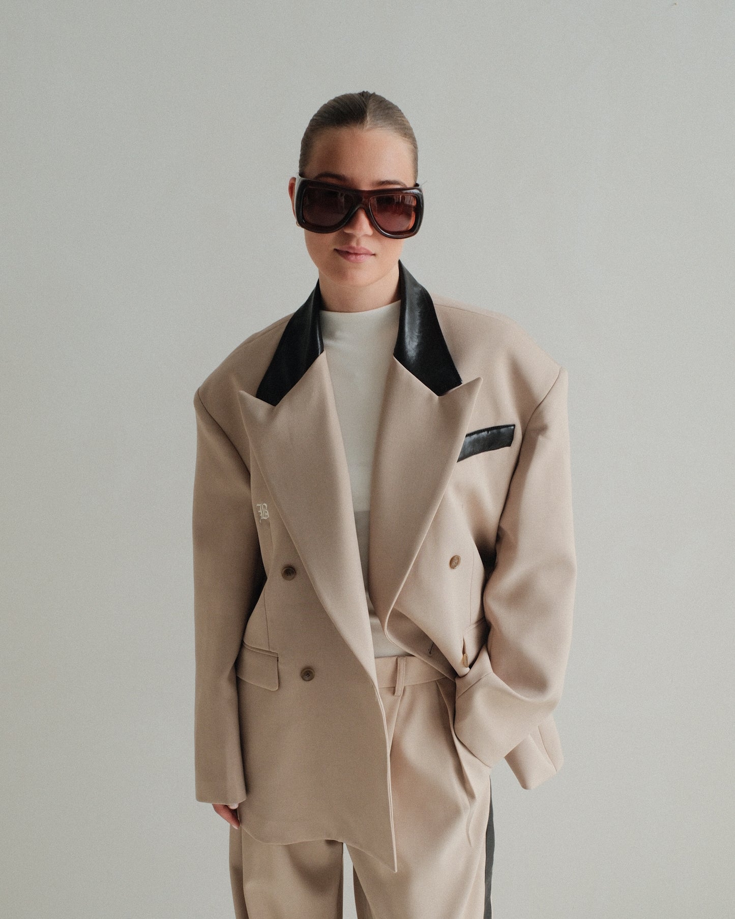 Beige Leather Blaze (v)