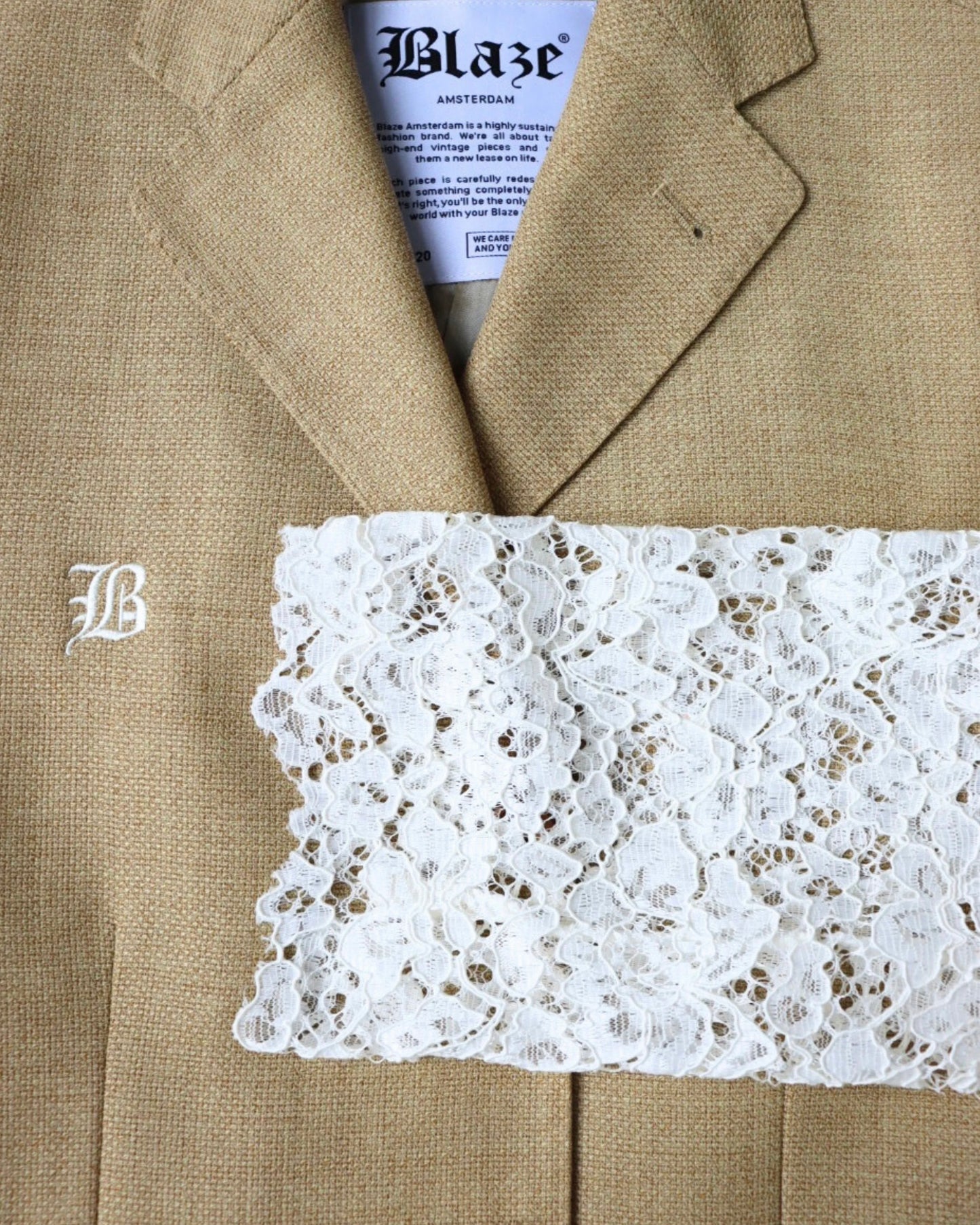 FITTED LACE BLAZE